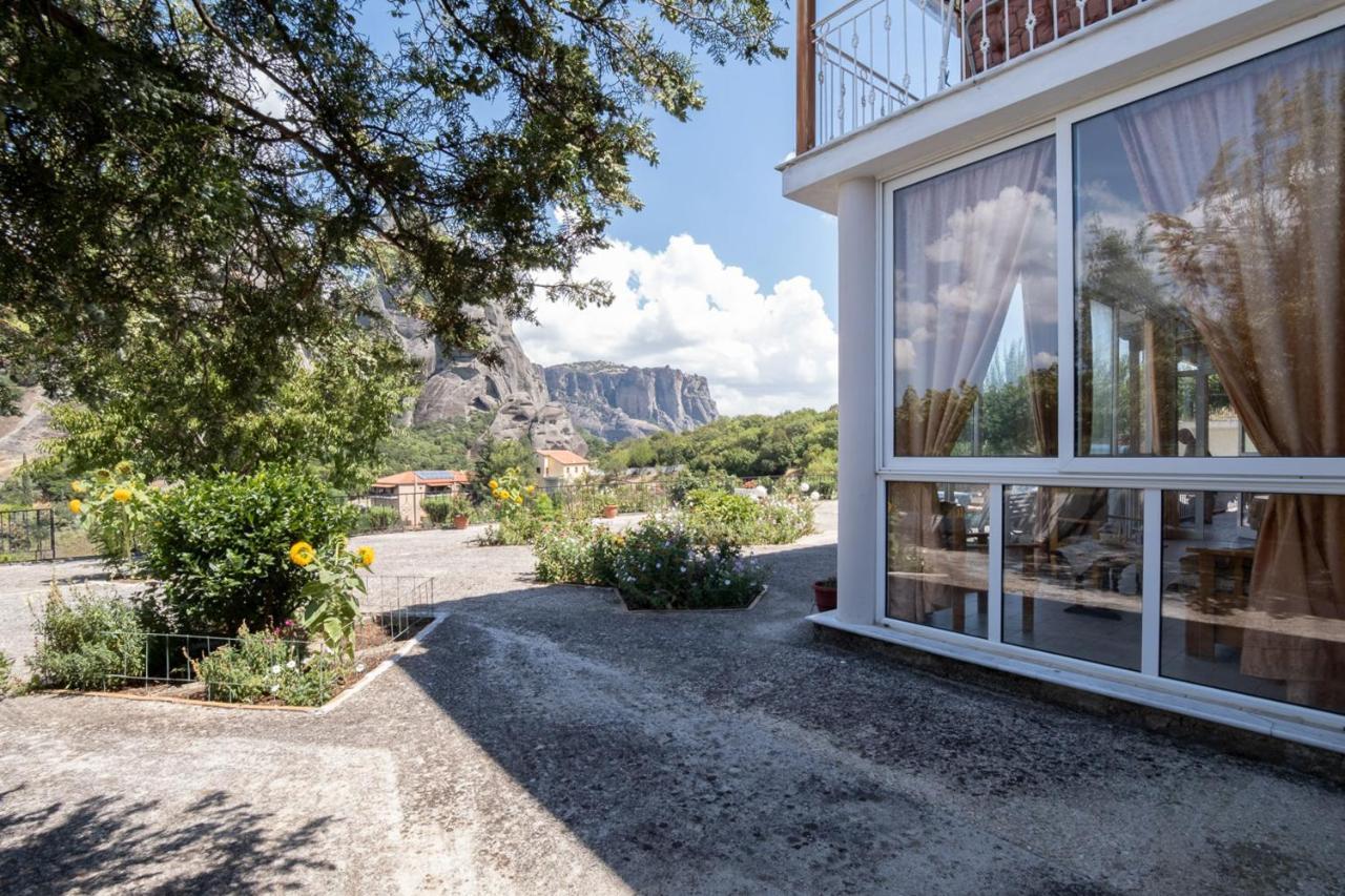 Majestic View Home Just Under Meteora Unesco Site Kalampáka Dış mekan fotoğraf
